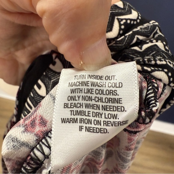 Roz & Ali Jersey Knit Black and Red Paisley Blouson Dress Plus Size 3X - Picture 9 of 10